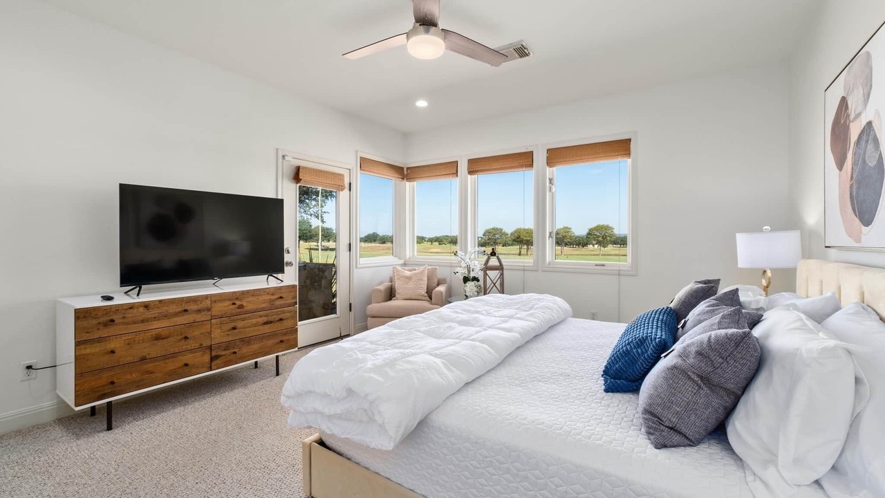 Photo of Bedroom in Lakecliff On Lake Travis