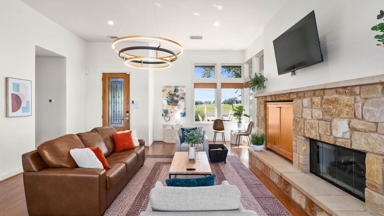 Photo of Livingroom in Lakecliff On Lake Travis