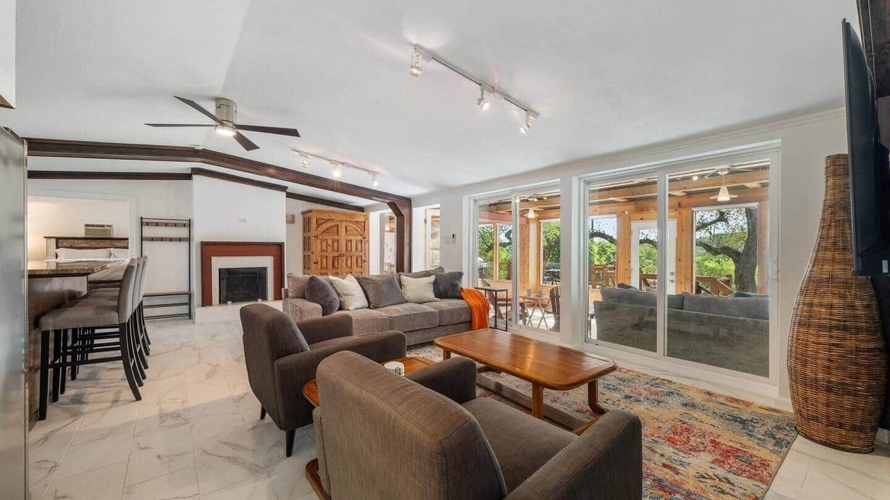Photo of Livingroom in Spicewood