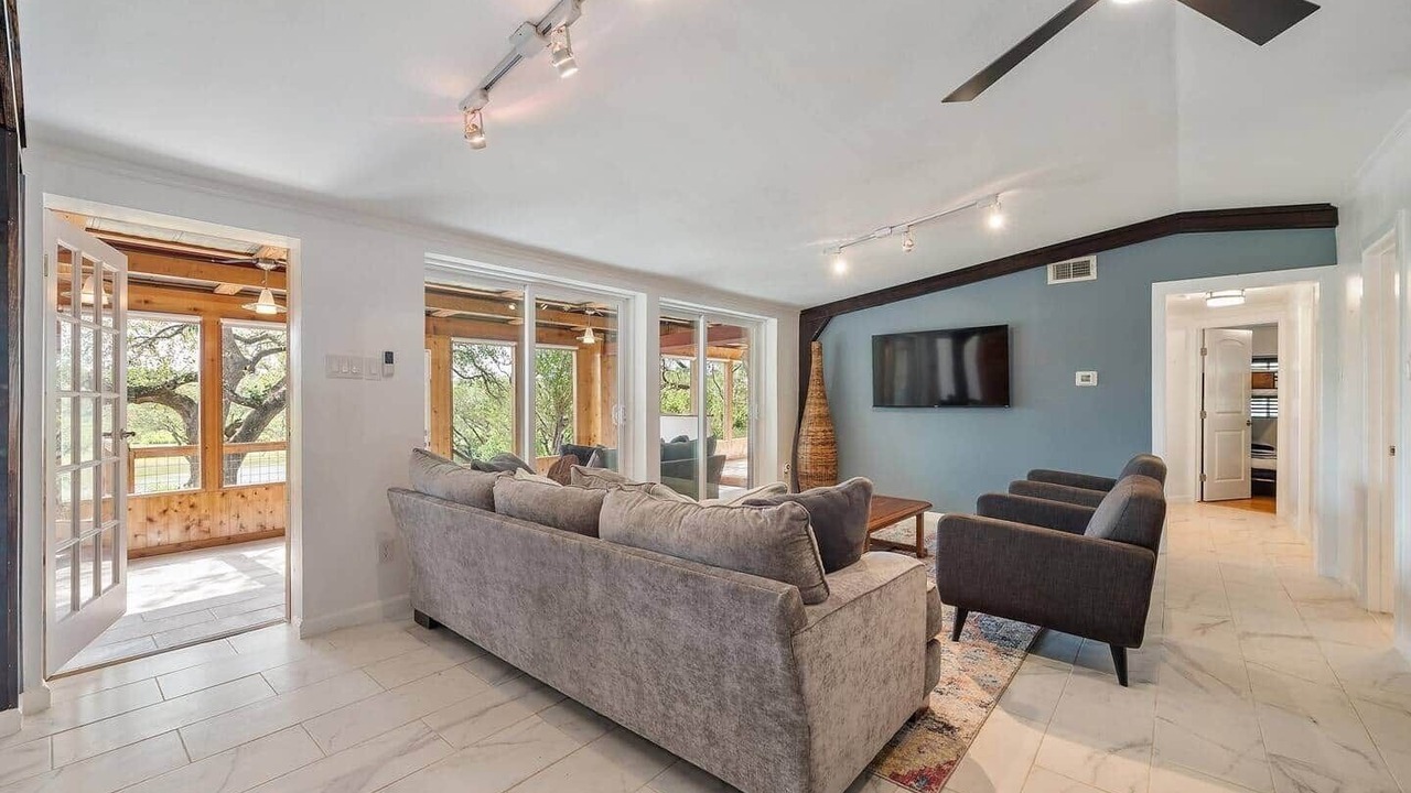 Photo of Livingroom in Spicewood