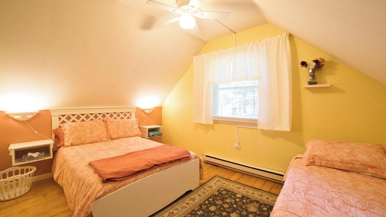 Photo of Bedroom in Greentown