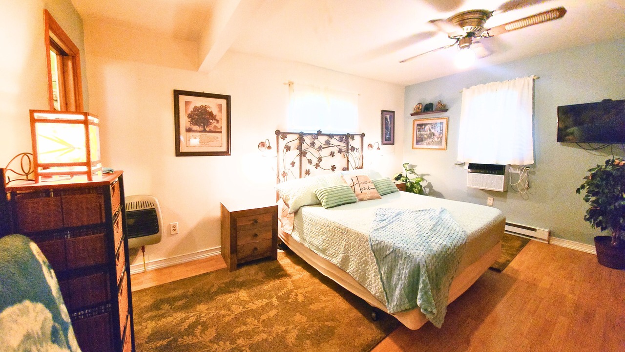 Photo of Bedroom in Greentown