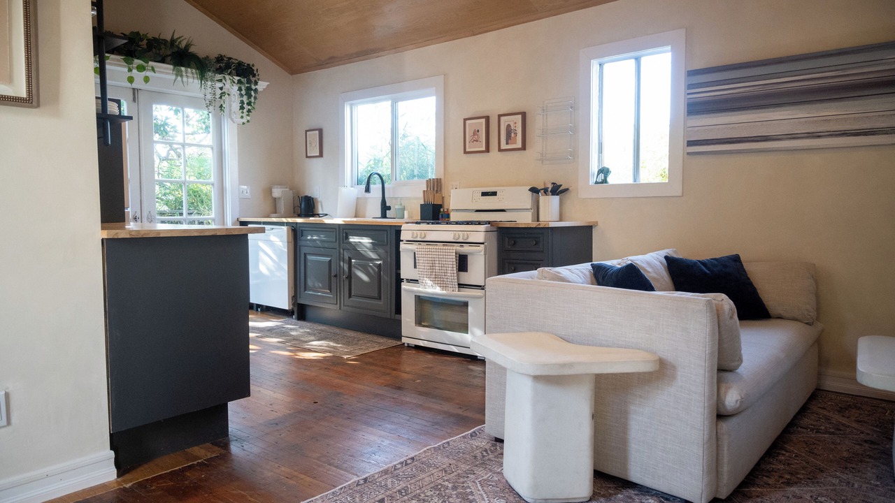 Photo of Livingroom in Silver Lake