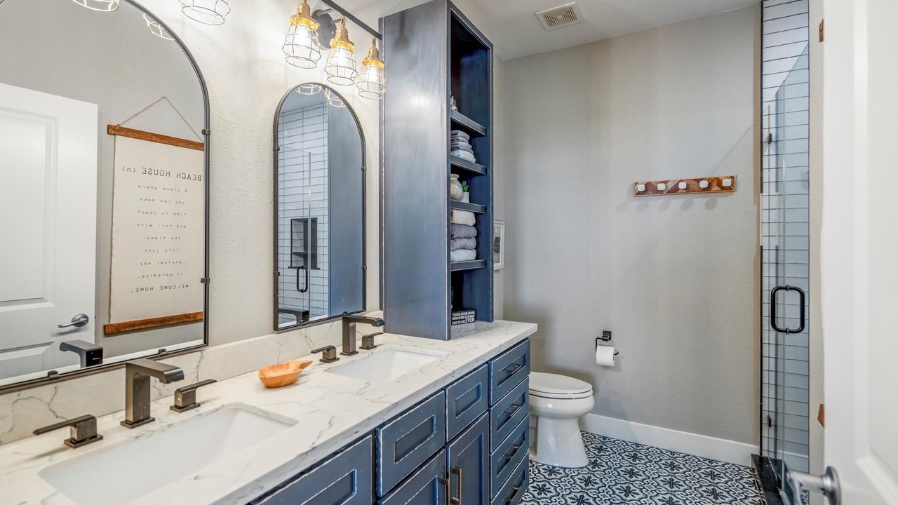 Photo of Bathroom in Red Fish Cove
