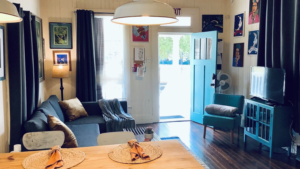 Photo of Livingroom in Near East Side