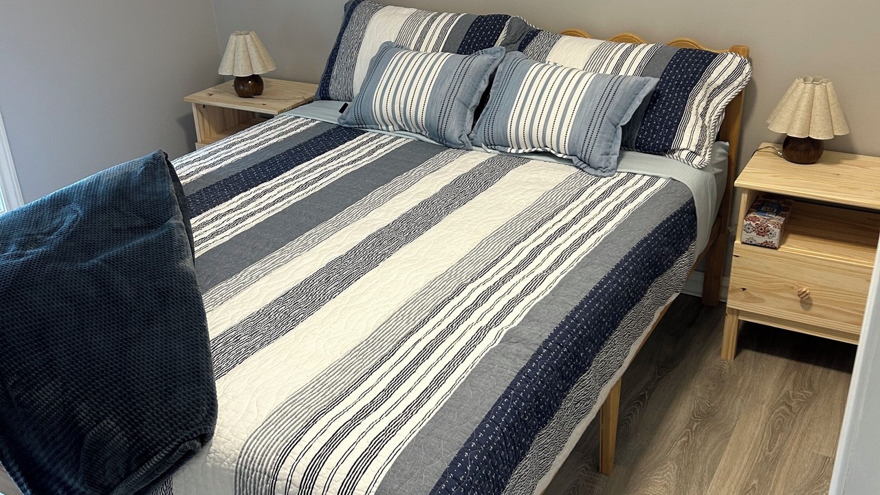Photo of Bedroom in Crystal Beach