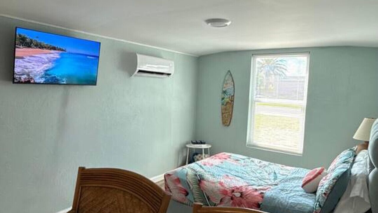 Photo of Bedroom in Parsuns To Cocoa Beach