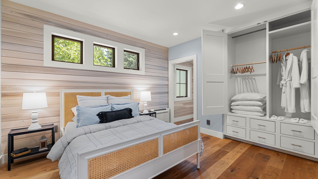 Photo of Bedroom in Cascade Locks