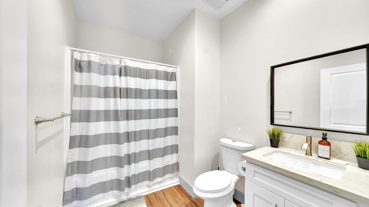Photo of Bathroom in Midway City