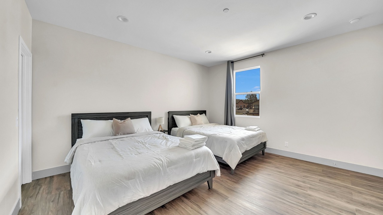 Photo of Bedroom in Midway City