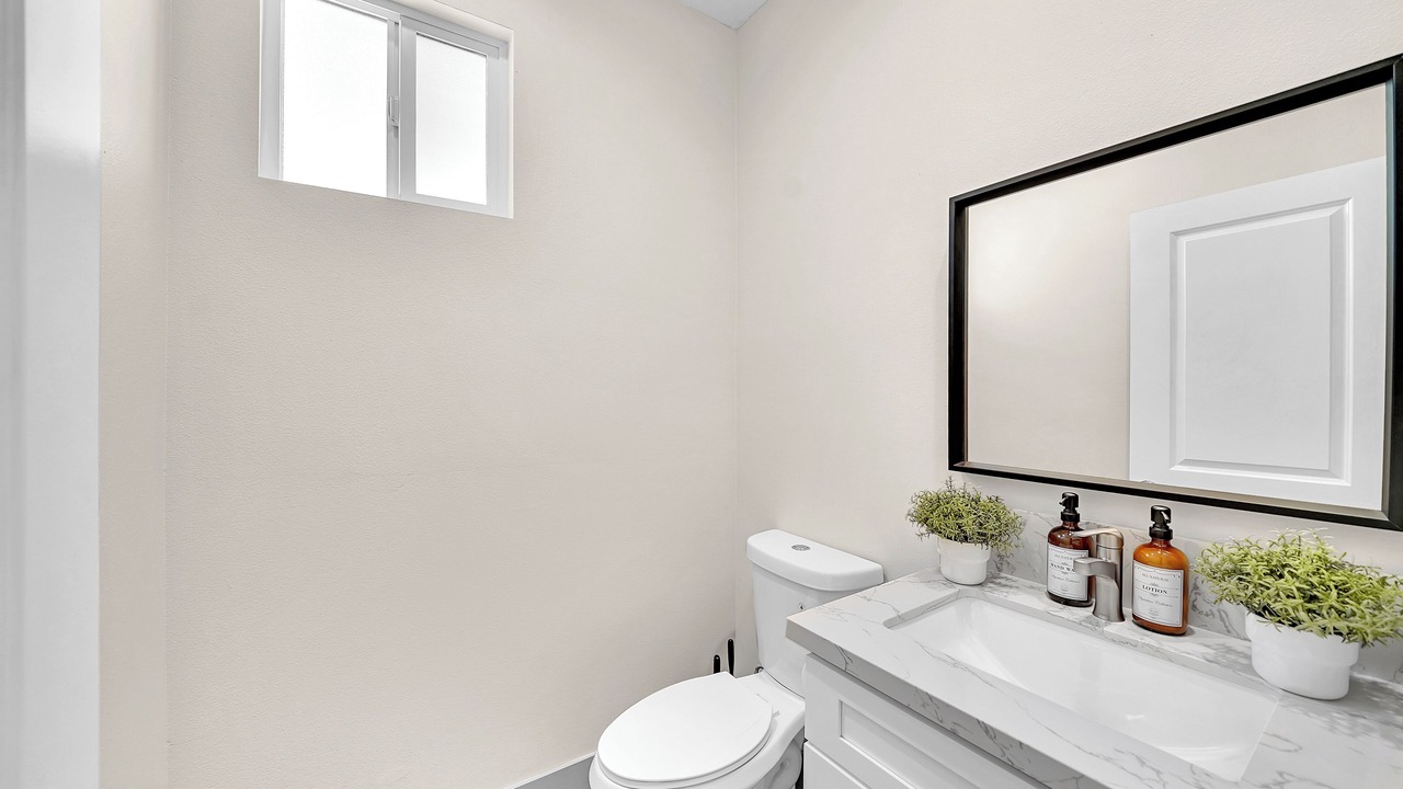 Photo of Bathroom in Midway City