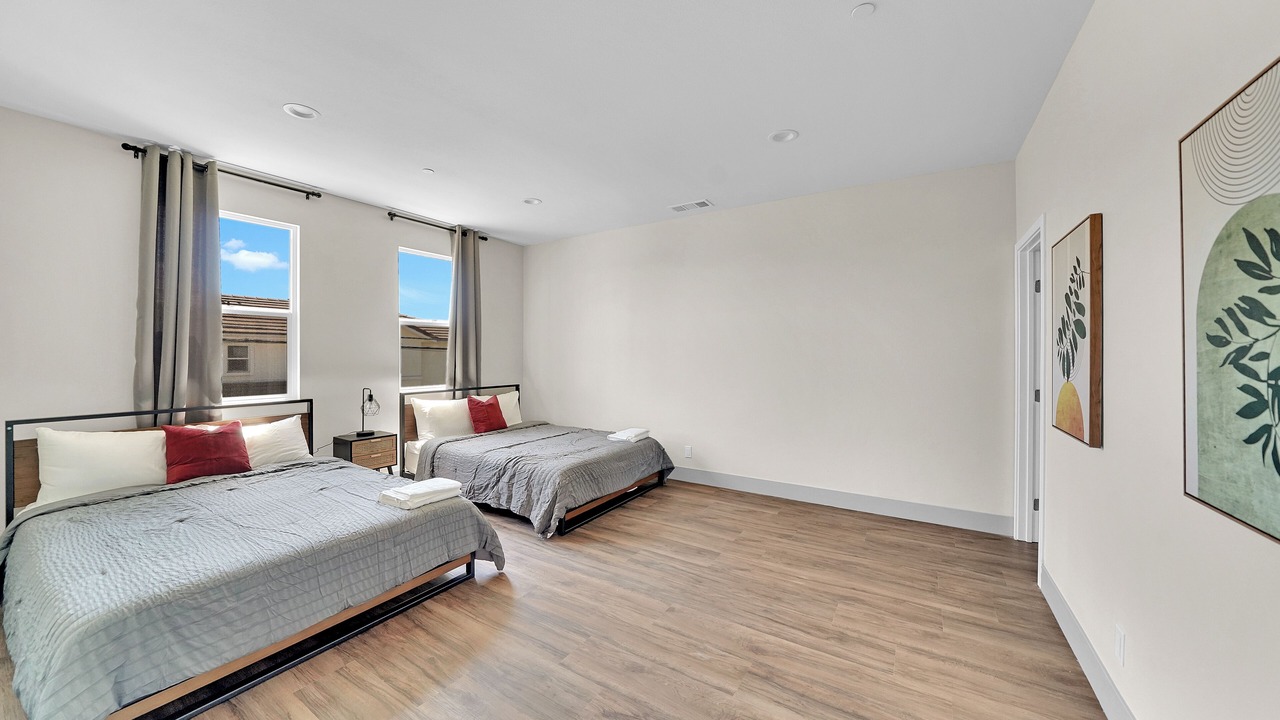 Photo of Bedroom in Midway City