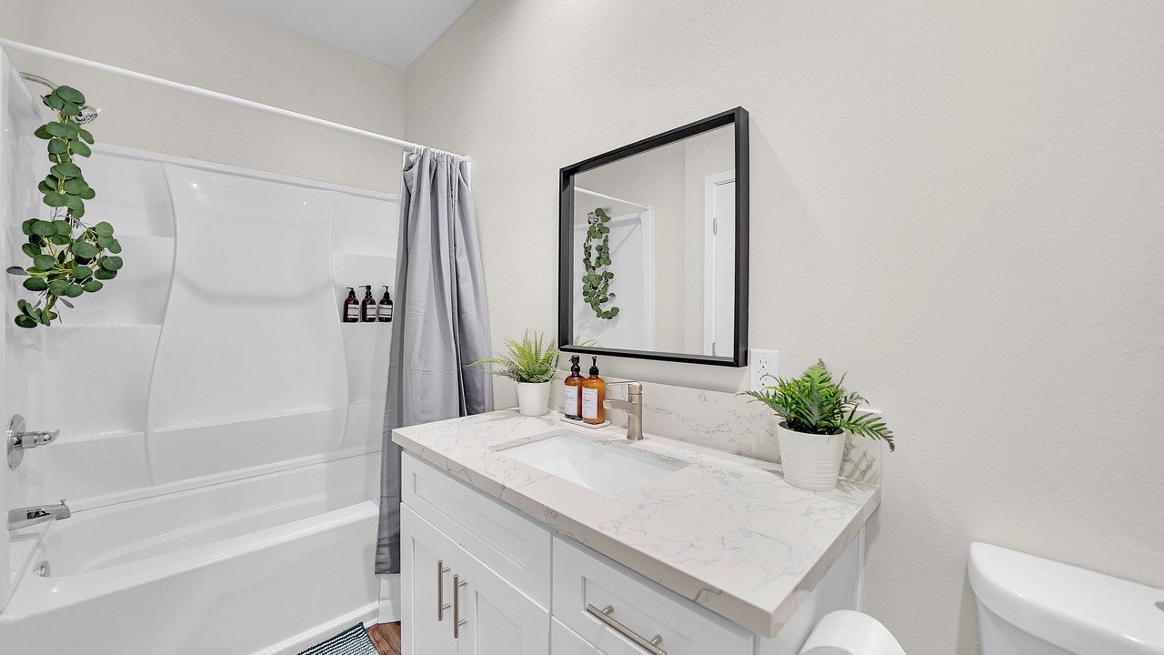 Photo of Bathroom in Midway City