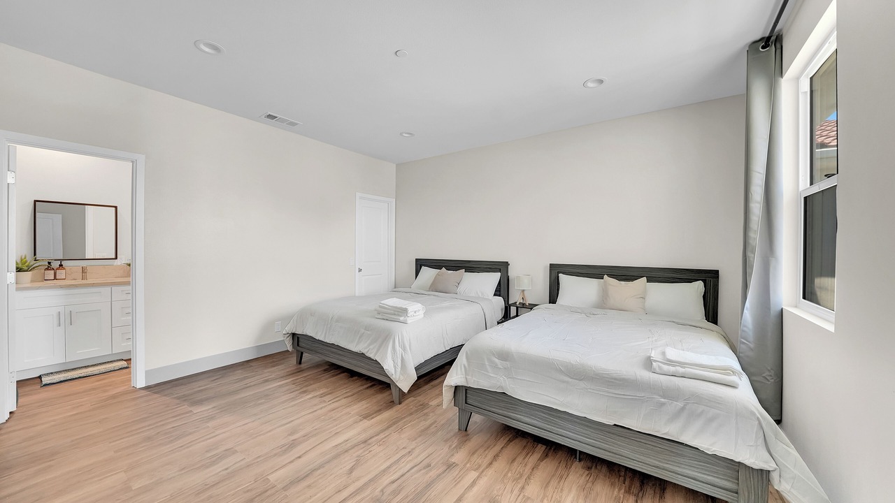 Photo of Bedroom in Midway City