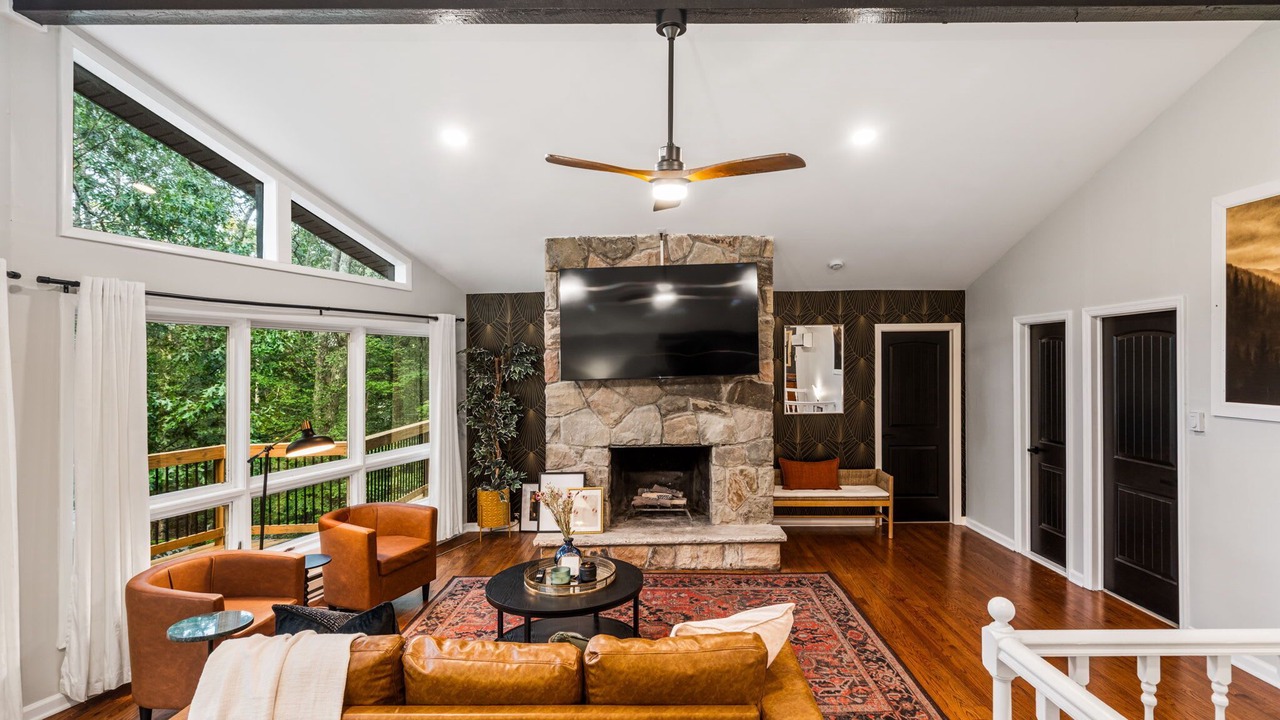 Photo of Livingroom in East Stroudsburg