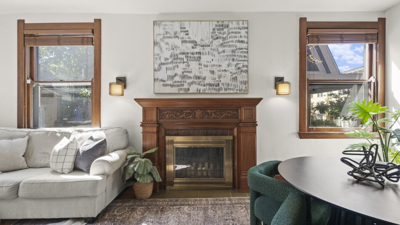 Photo of Livingroom in East Walnut HIlls