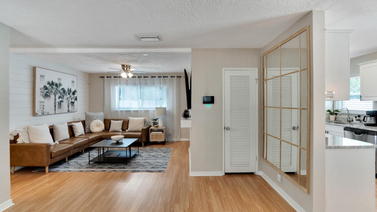 Photo of Livingroom in Sun Bay South