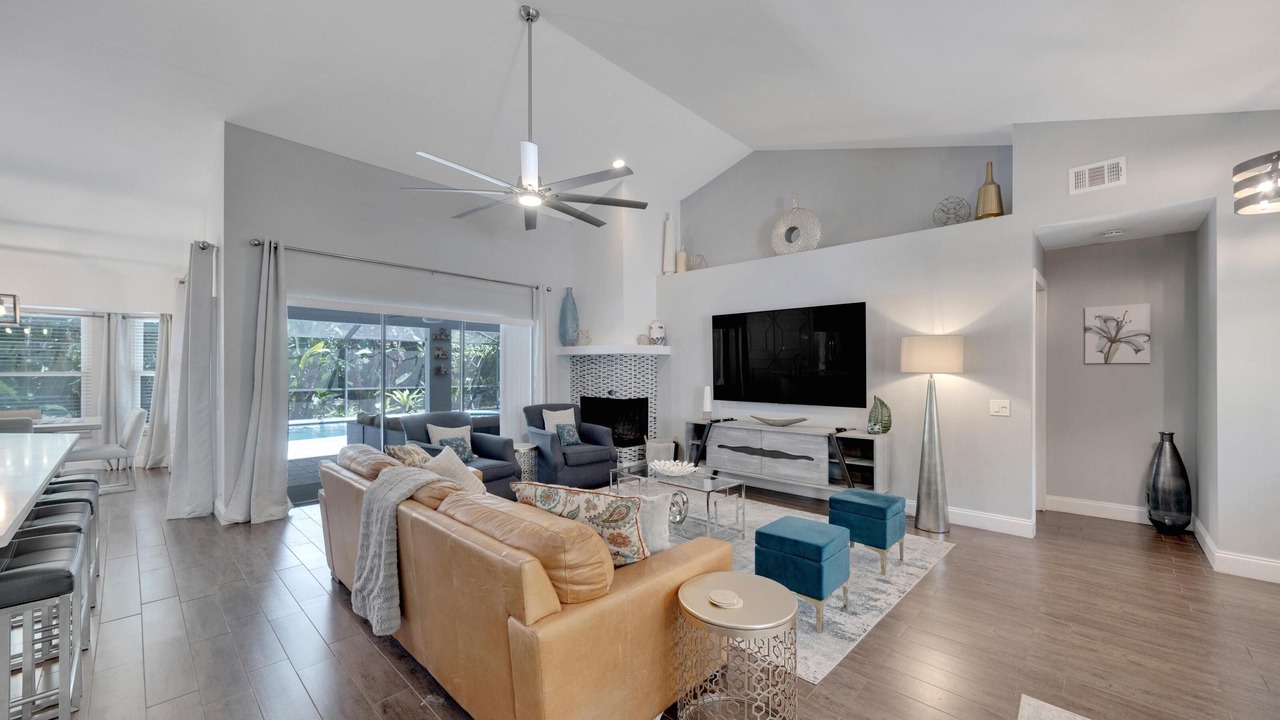 Photo of Livingroom in Allen's Ridge