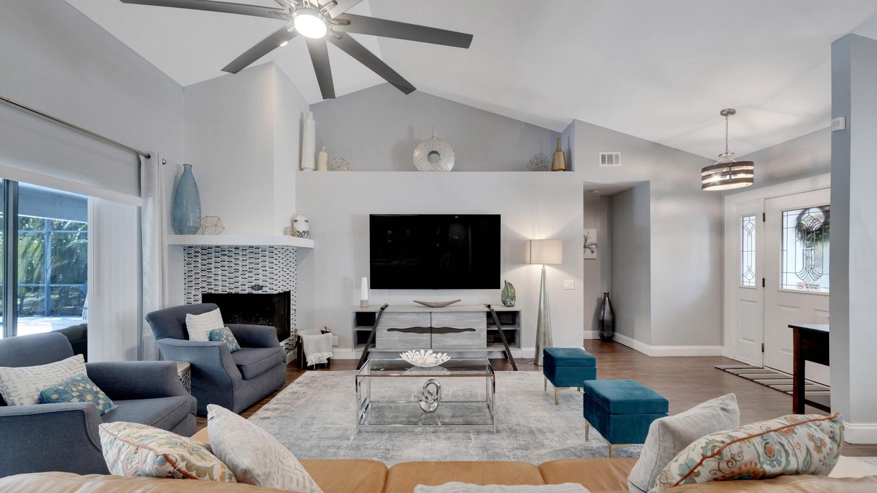 Photo of Livingroom in Allen's Ridge