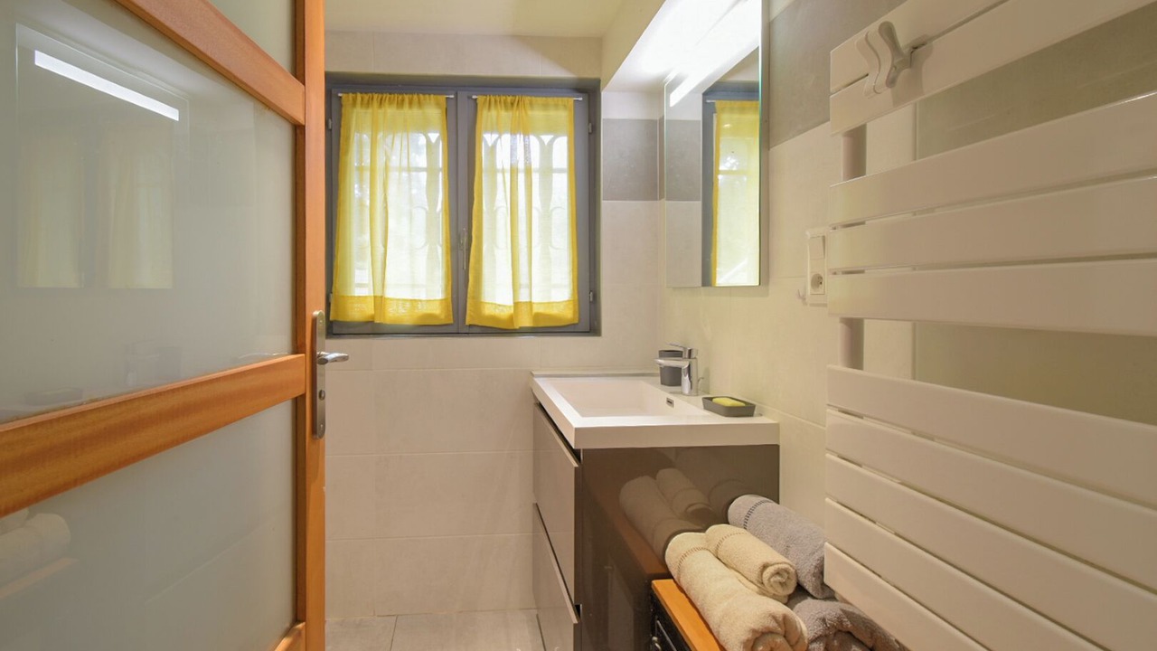 Photo of Bathroom in Porcieu-Amblagnieu