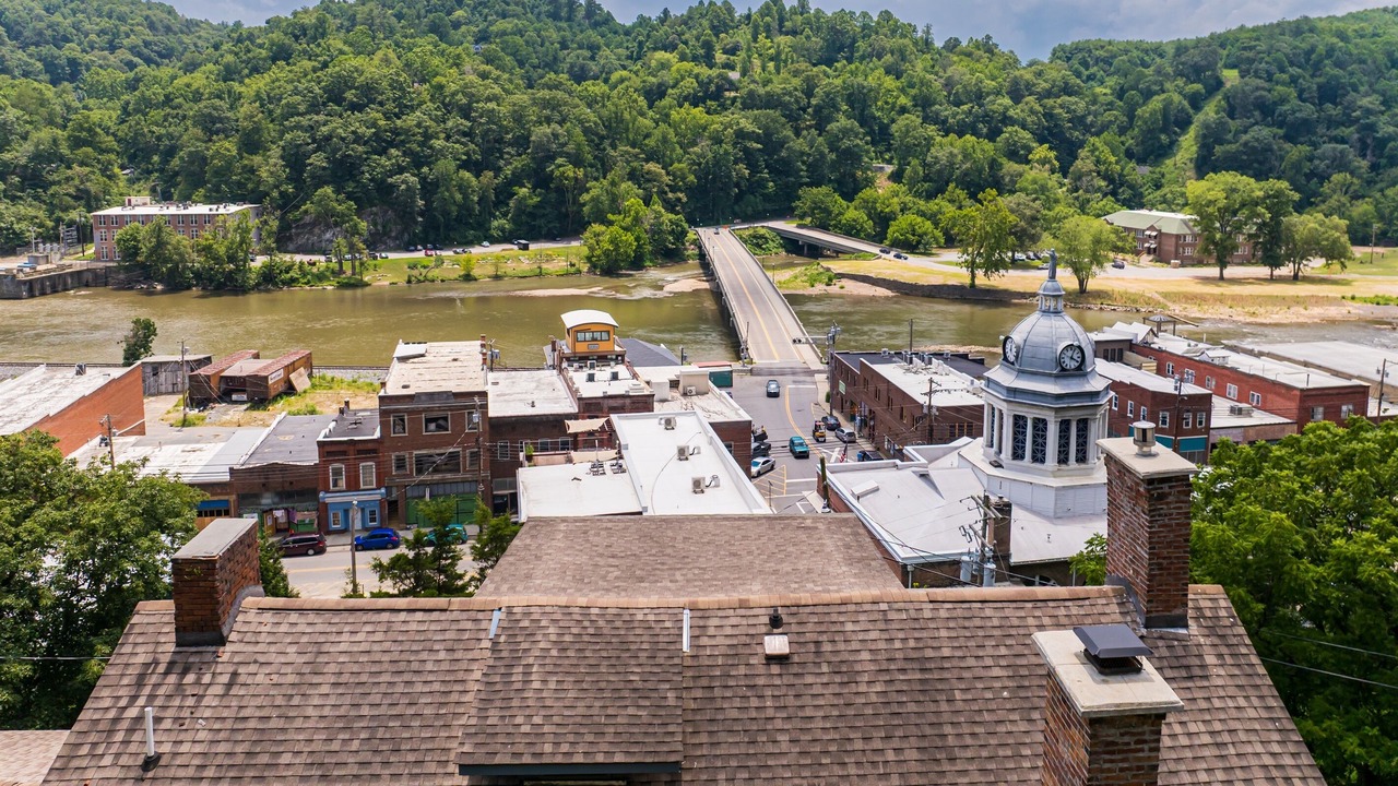 Photo of Others in Marshall
