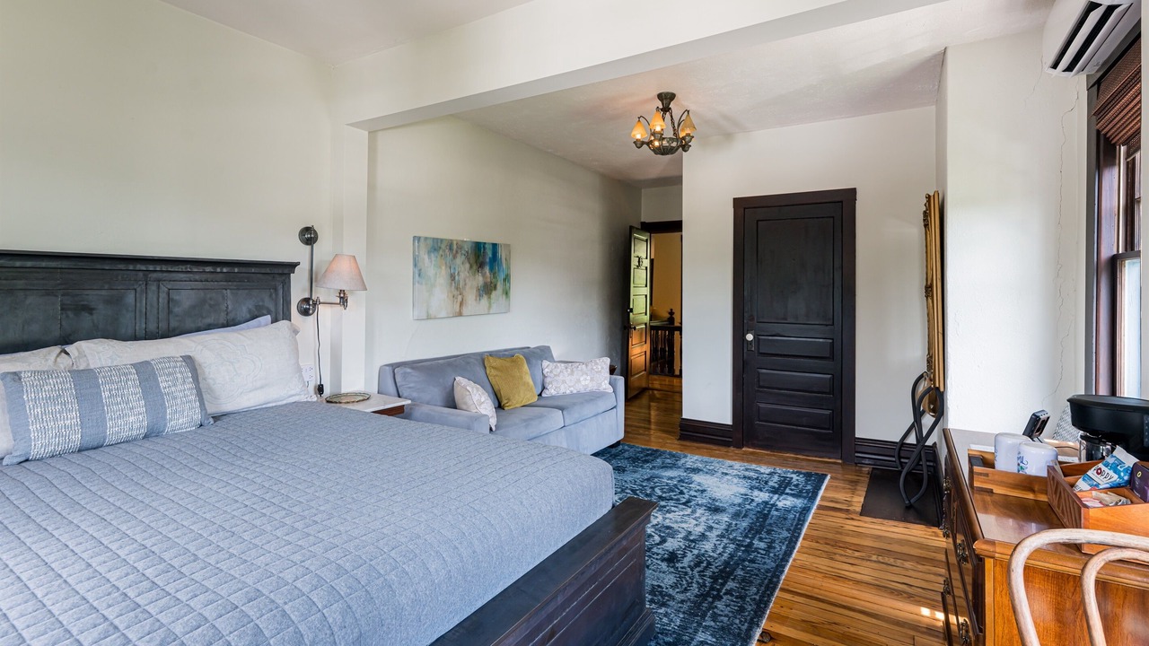 Photo of Bedroom in Marshall
