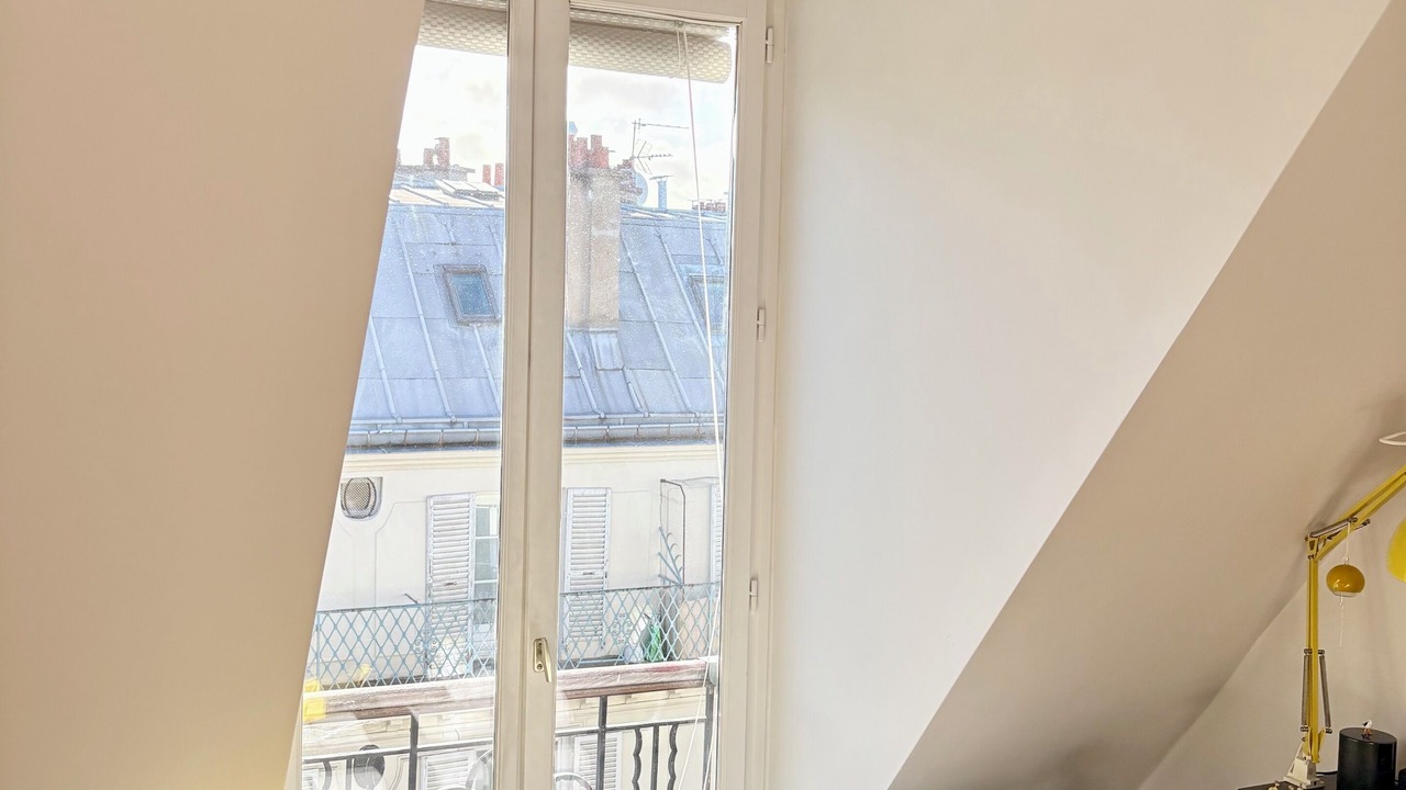 Photo of Livingroom in 10th Arrondissement