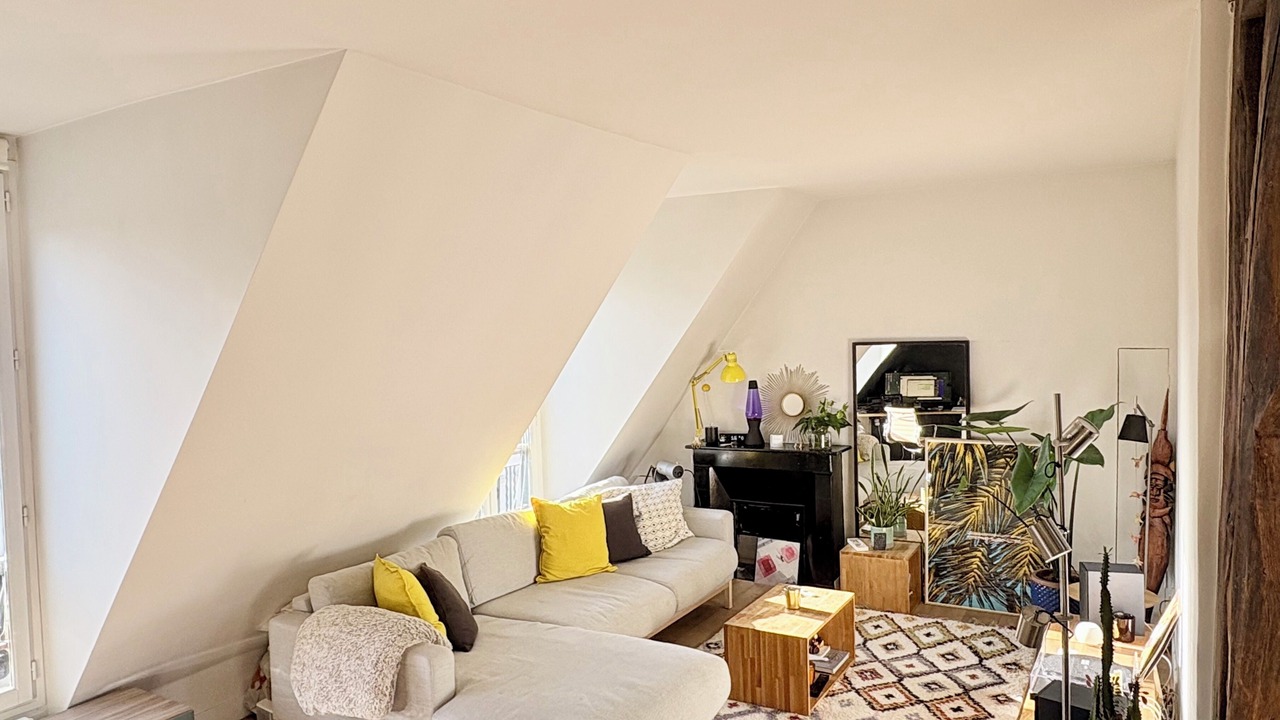 Photo of Livingroom in 10th Arrondissement