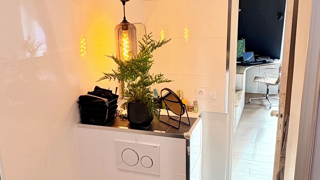 Photo of Bathroom in 10th Arrondissement