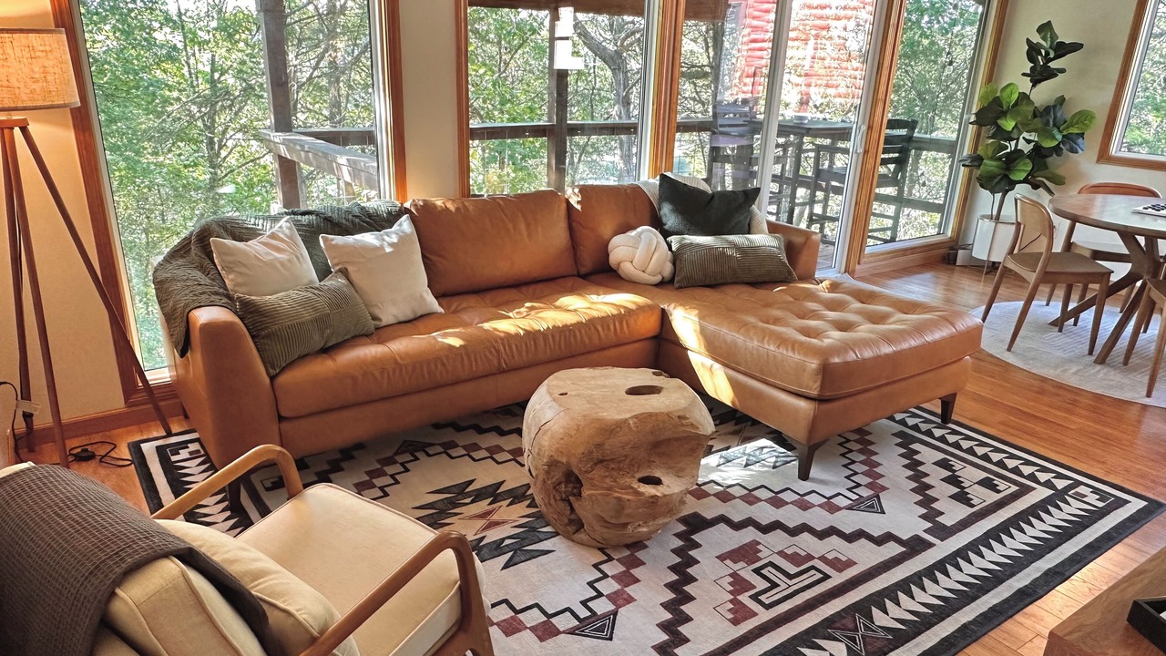 Photo of Livingroom in Arrow Point