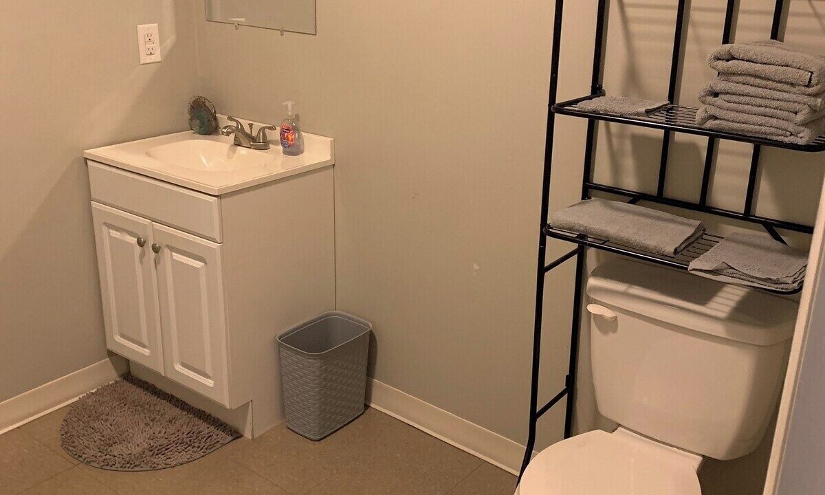 Photo of Bathroom in Blue Jay