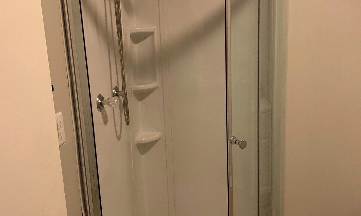 Photo of Bathroom in Blue Jay