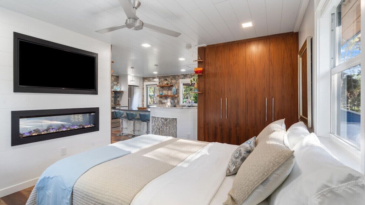 Photo of Bedroom in Palm Beach Country Estates