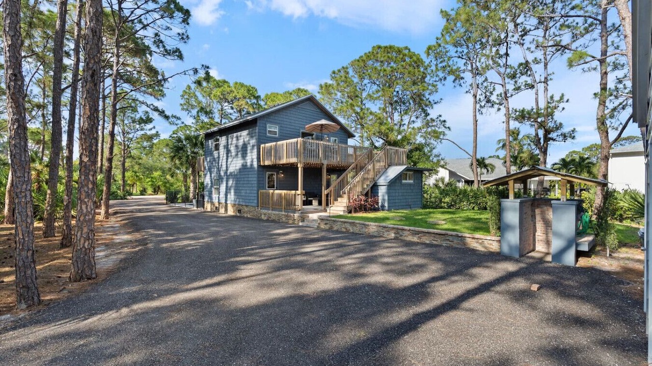 Photo of Outdoor in Palm Beach Country Estates