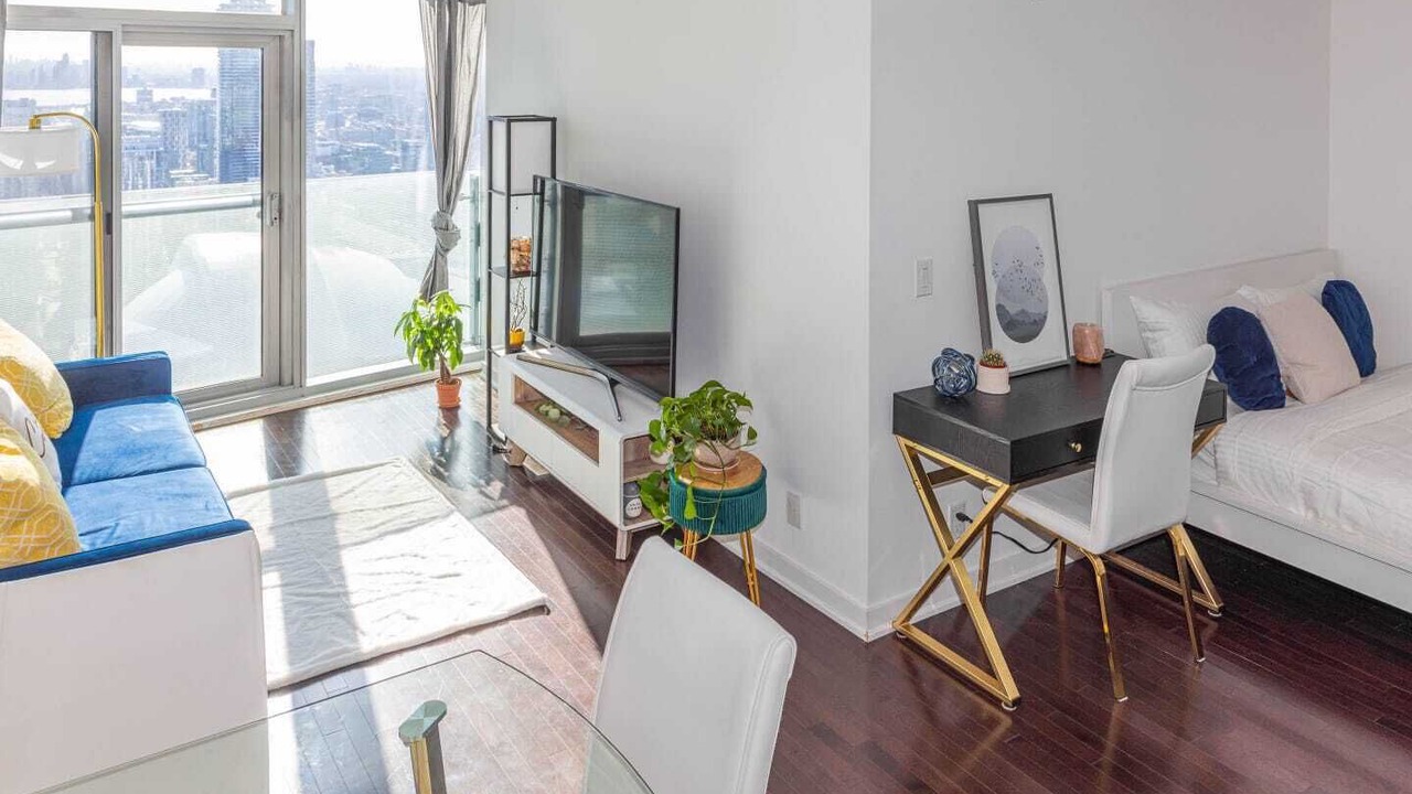 Photo of Bedroom in Toronto Entertainment District