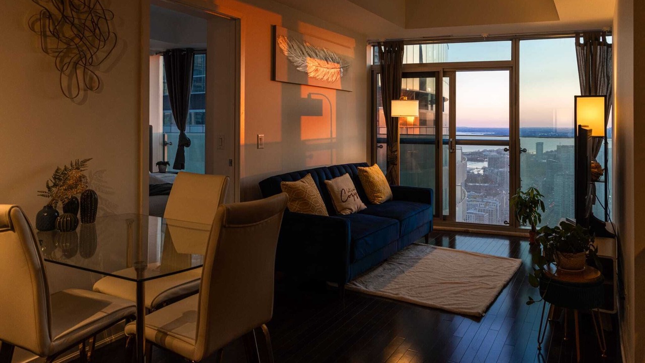 Photo of Livingroom in Toronto Entertainment District