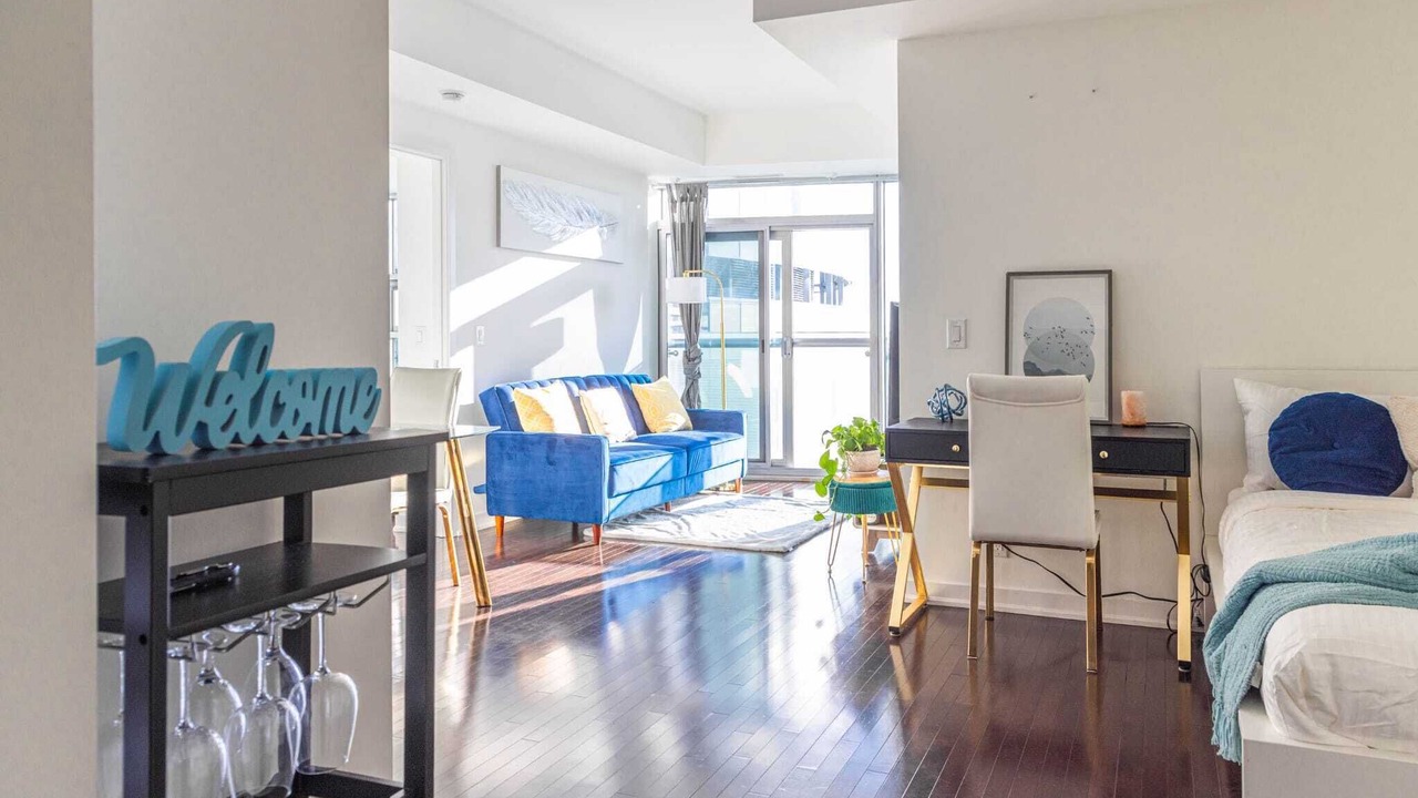 Photo of Livingroom in Toronto Entertainment District