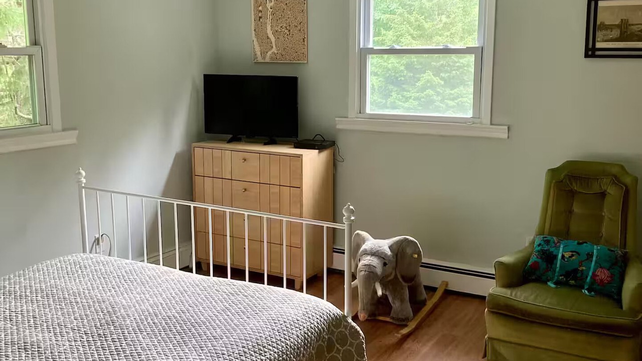 Photo of Bedroom in Lanesville