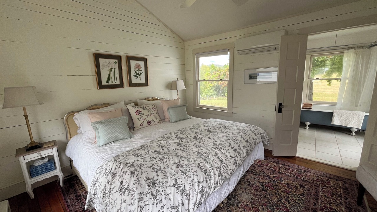 Photo of Bedroom in Batesville