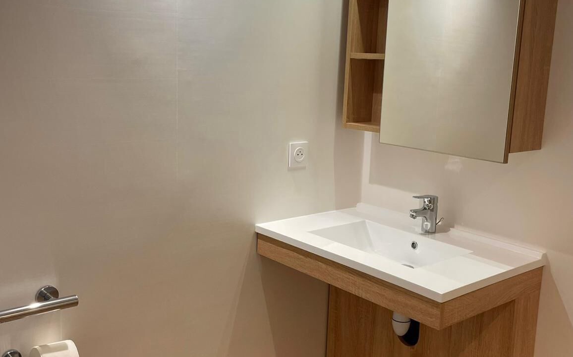 Photo of Bathroom in Cognac