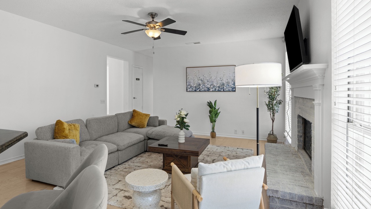 Photo of Livingroom in Carrollton