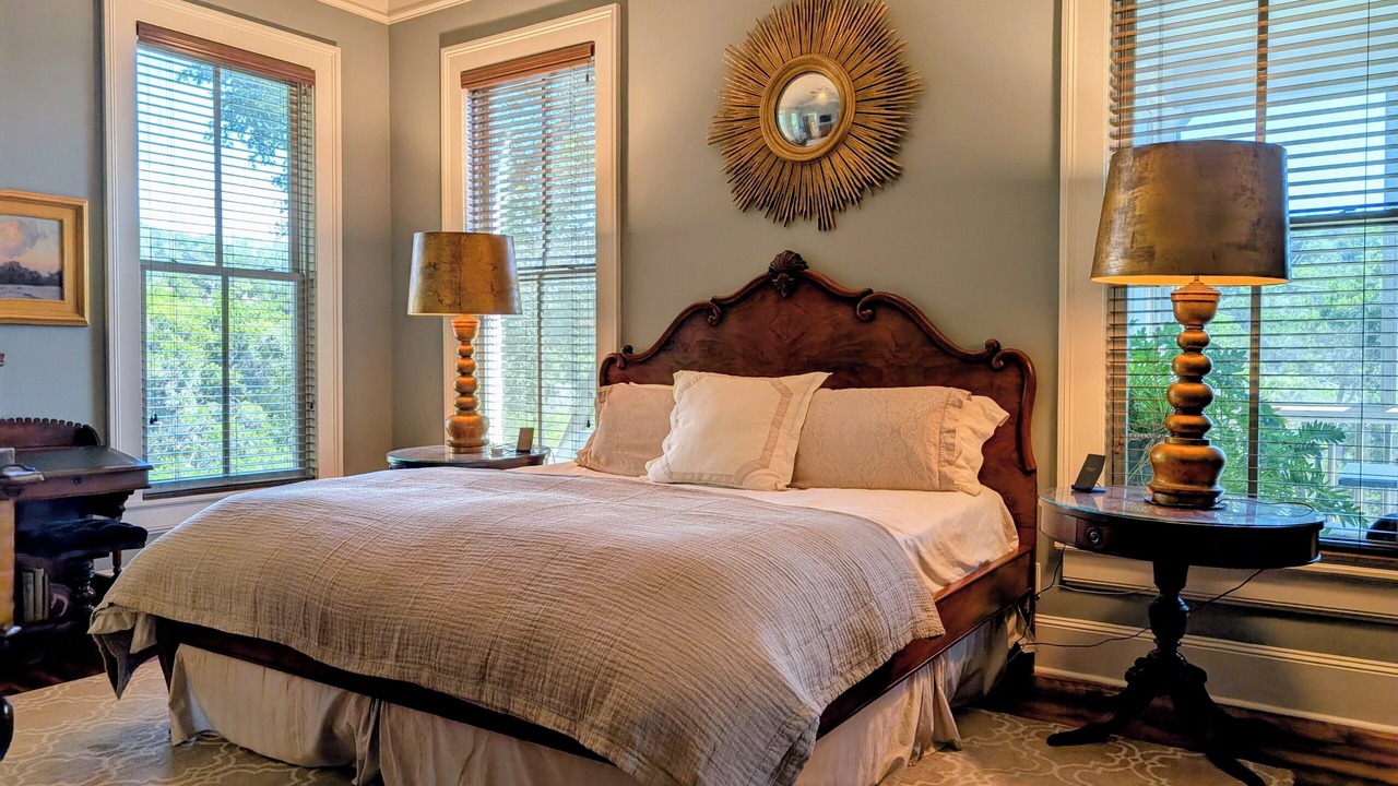 Photo of Bedroom in Westlake Highlands