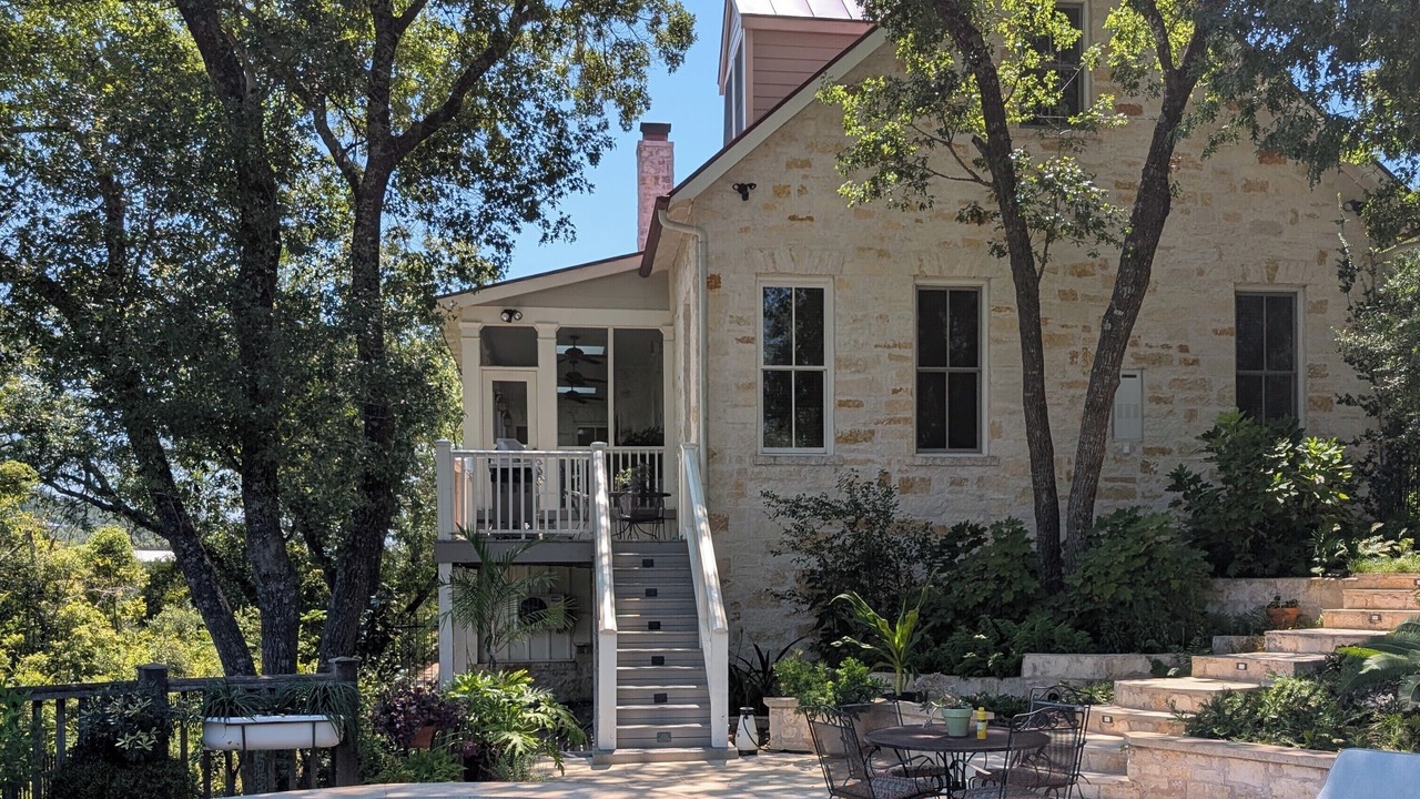 Photo of Outdoor in Westlake Highlands