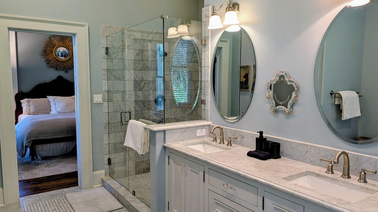 Photo of Bathroom in Westlake Highlands