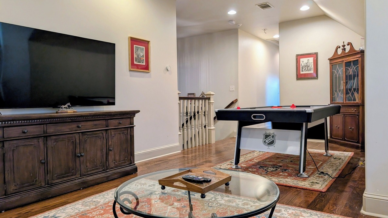 Photo of Bedroom in Westlake Highlands