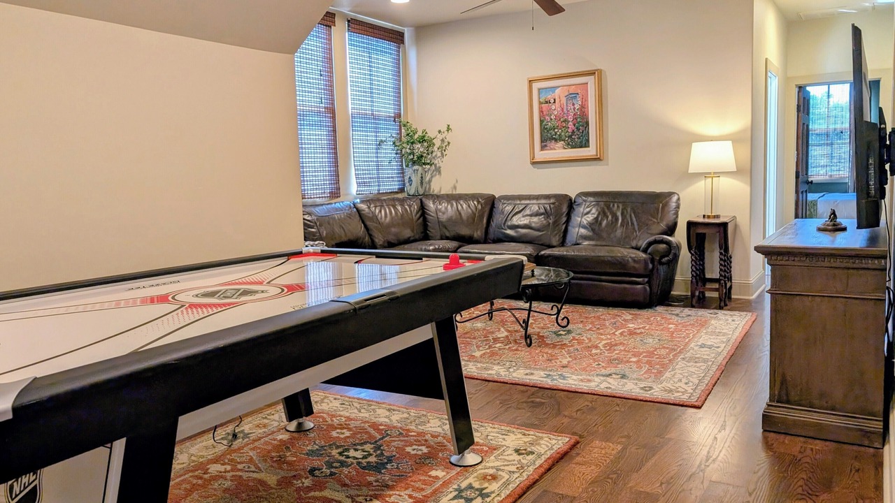Photo of Bedroom in Westlake Highlands