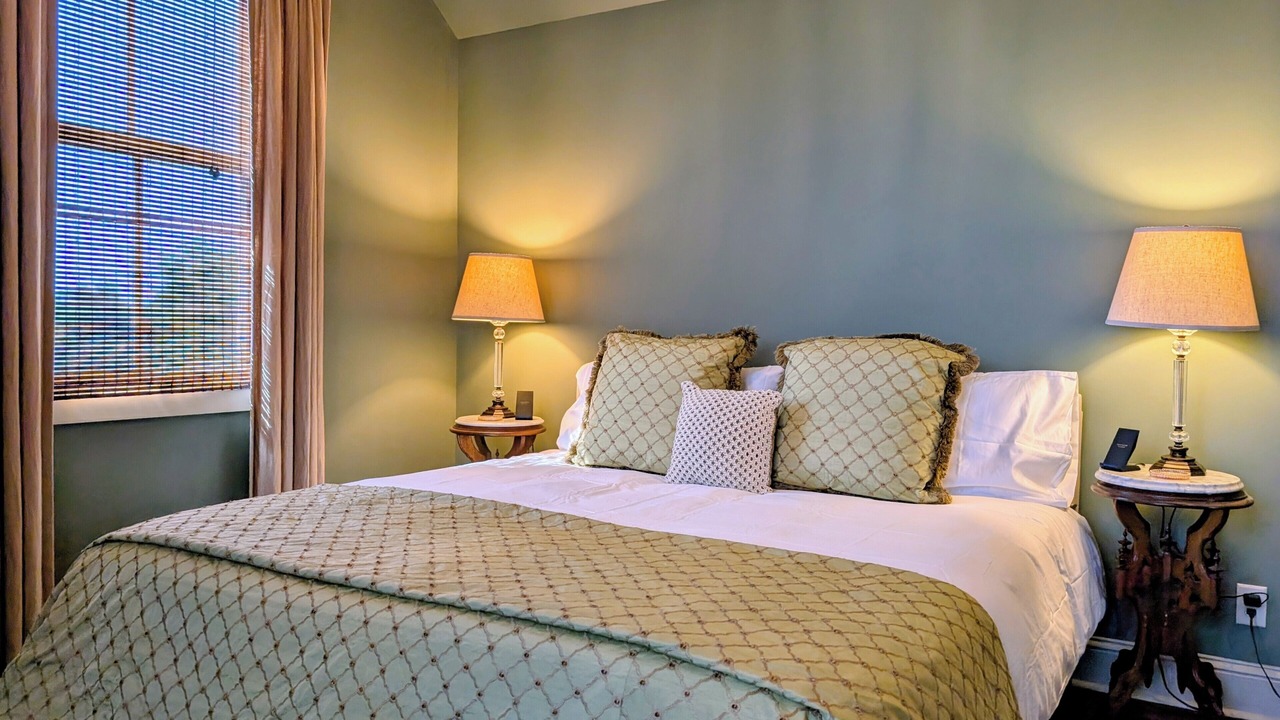 Photo of Bedroom in Westlake Highlands