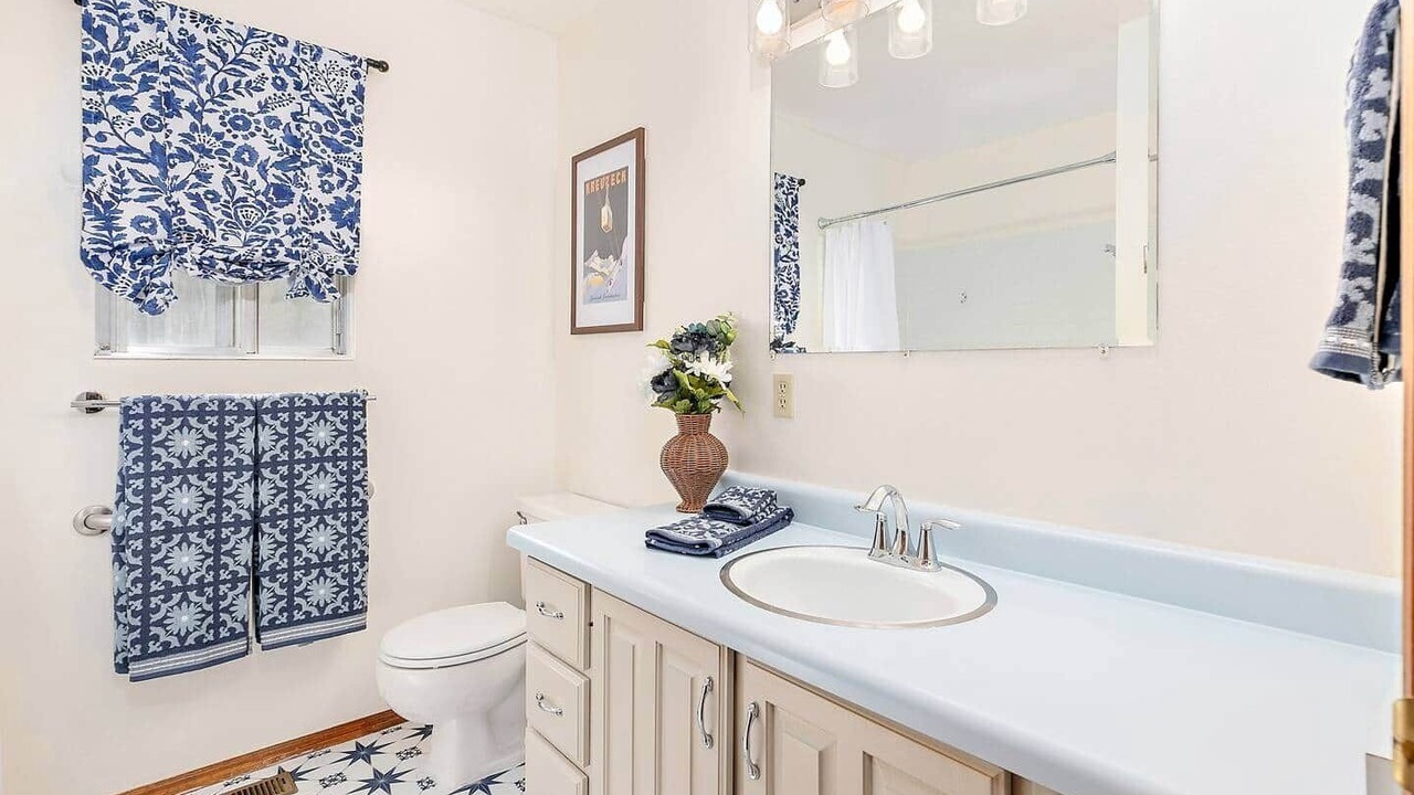 Photo of Bathroom in Midway