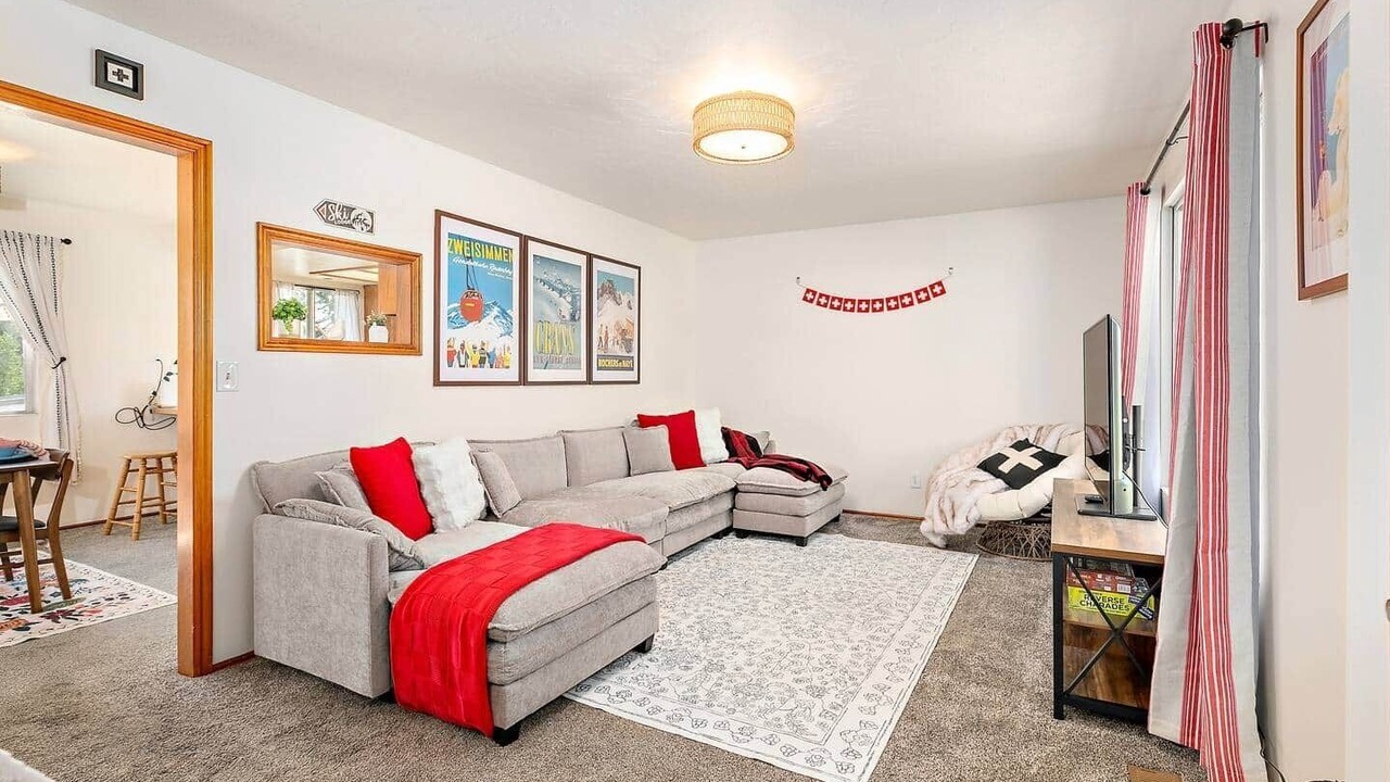 Photo of Bedroom in Midway