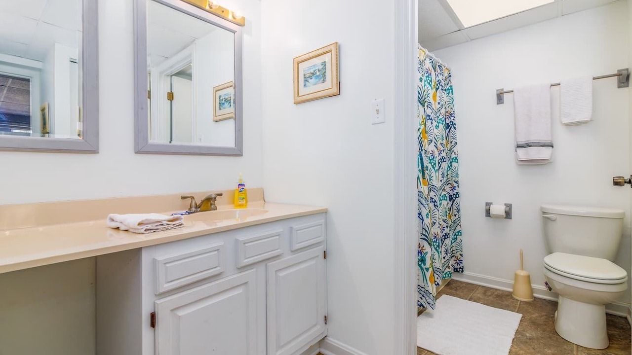 Photo of Bathroom in Lake of the Woods